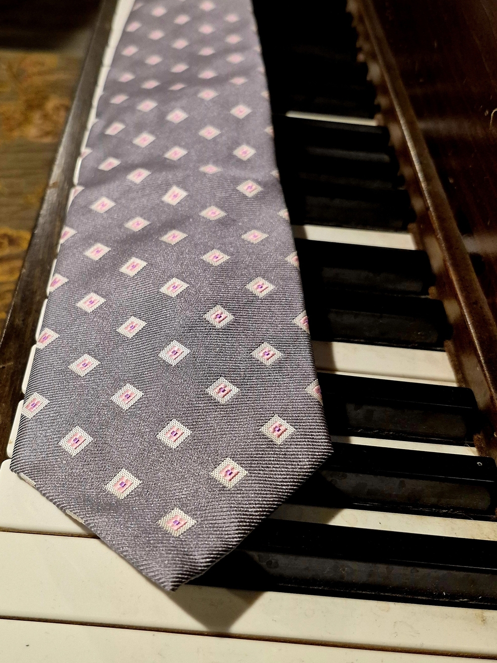 NWT Altea Milano Silk Tie Gray Geometric Pink Motif Made In Italy Luxury
